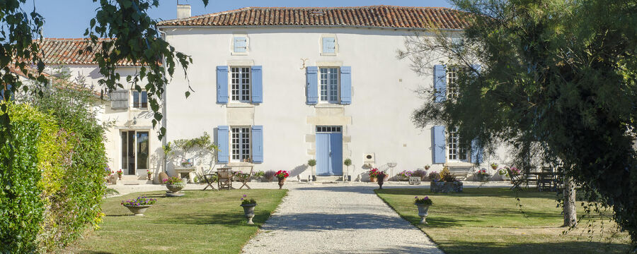 Gites & Antiques - two family-friendly gites in South West France	