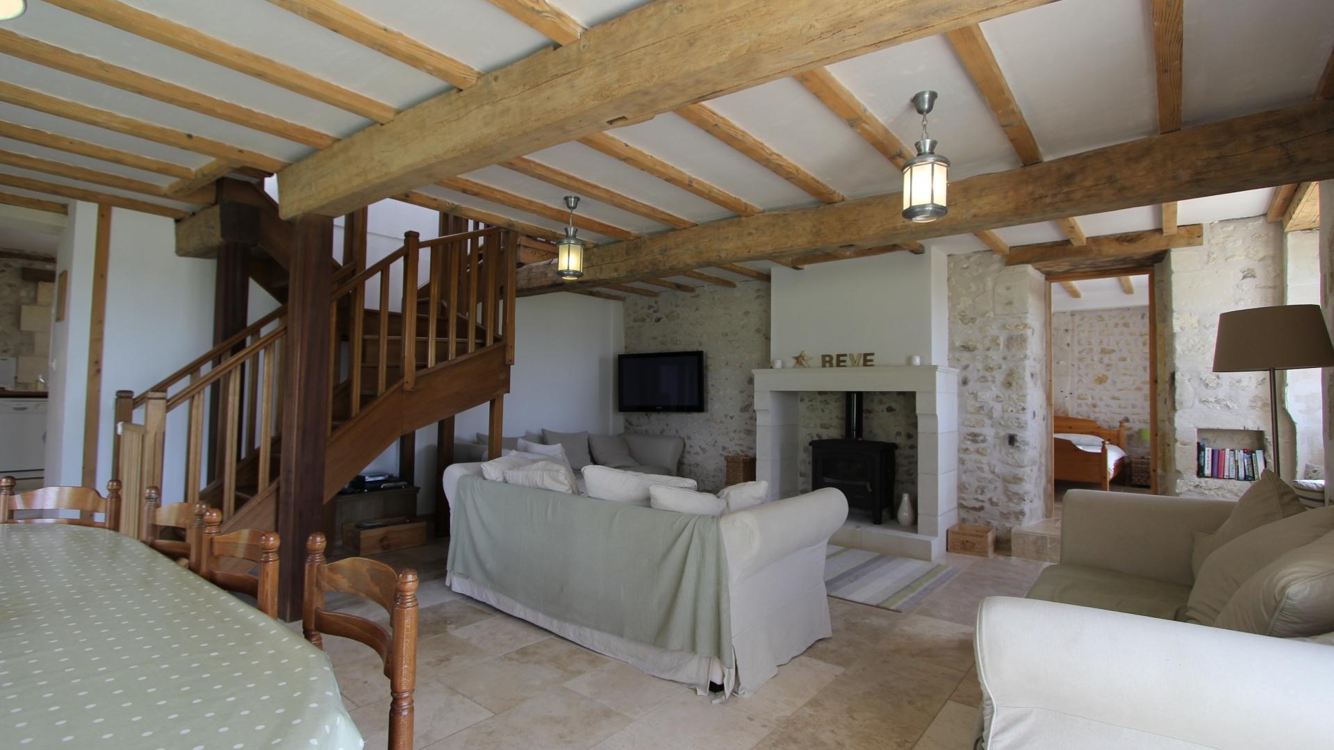 5 Bedroom Cottage/shared facilities in Poitou-Charentes, France