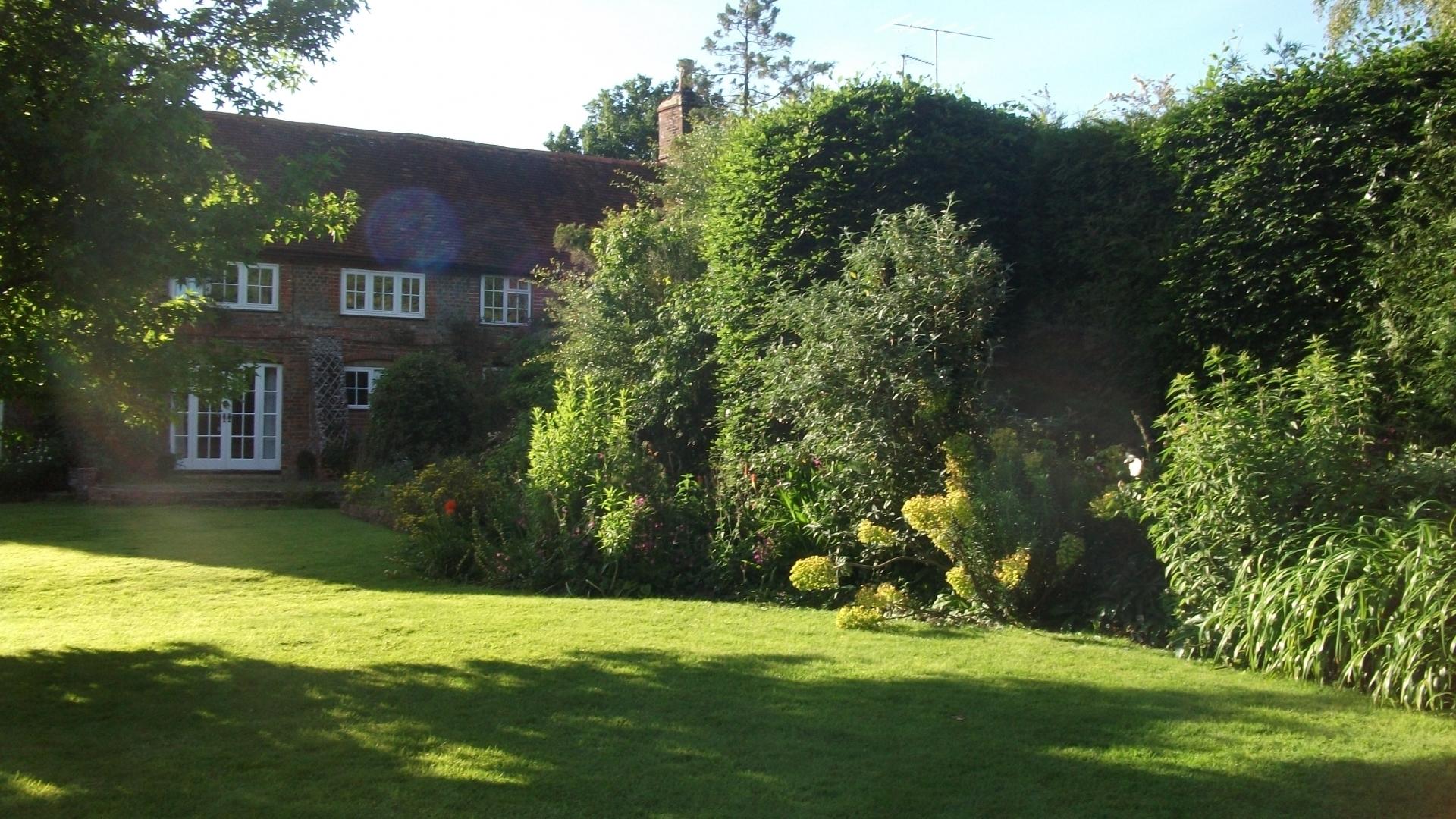 2 Bedroom Cottage/shared facilities in Sussex, United Kingdom