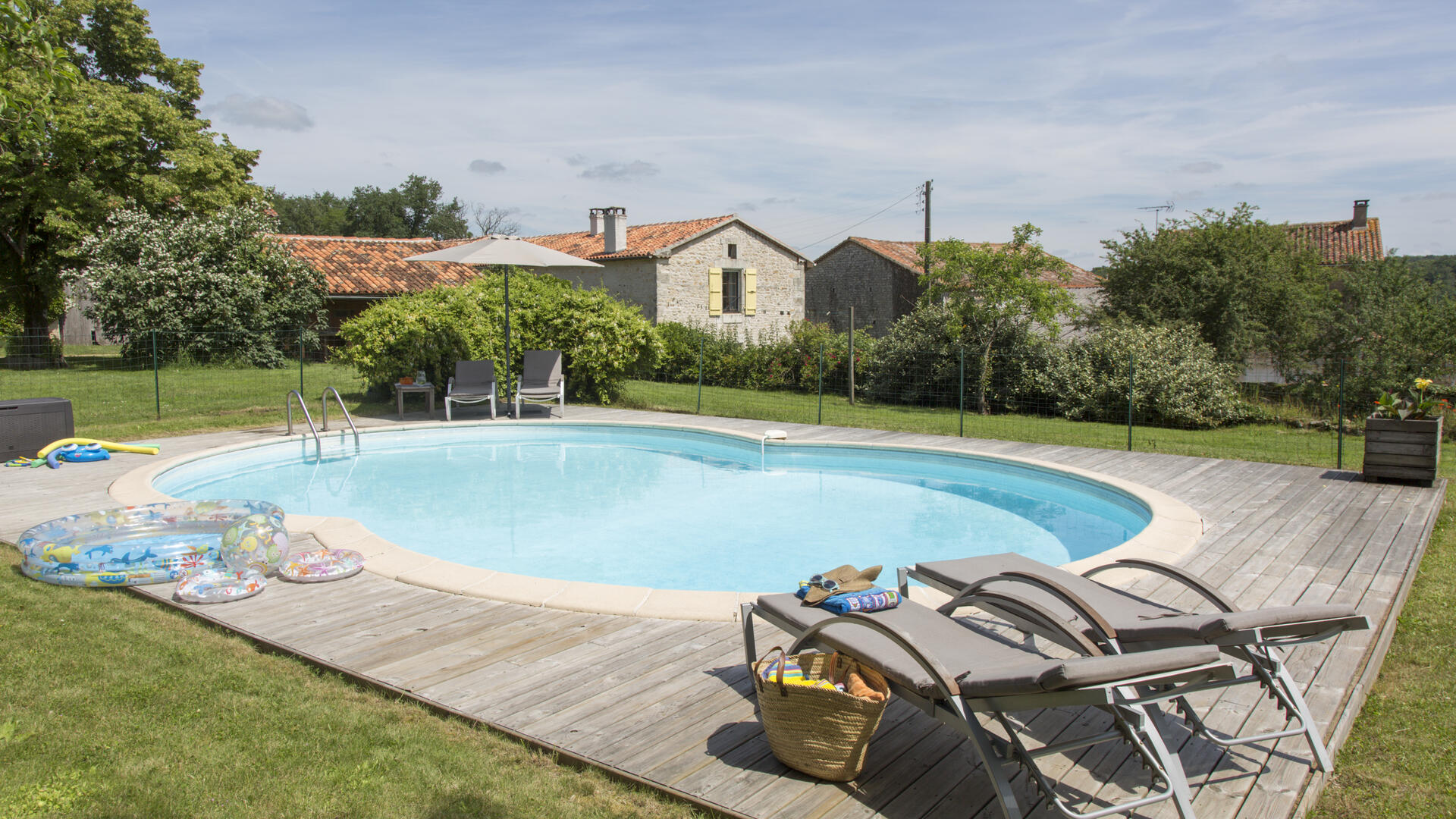 3 bedroom traditional French farmhouse perfect for your family 