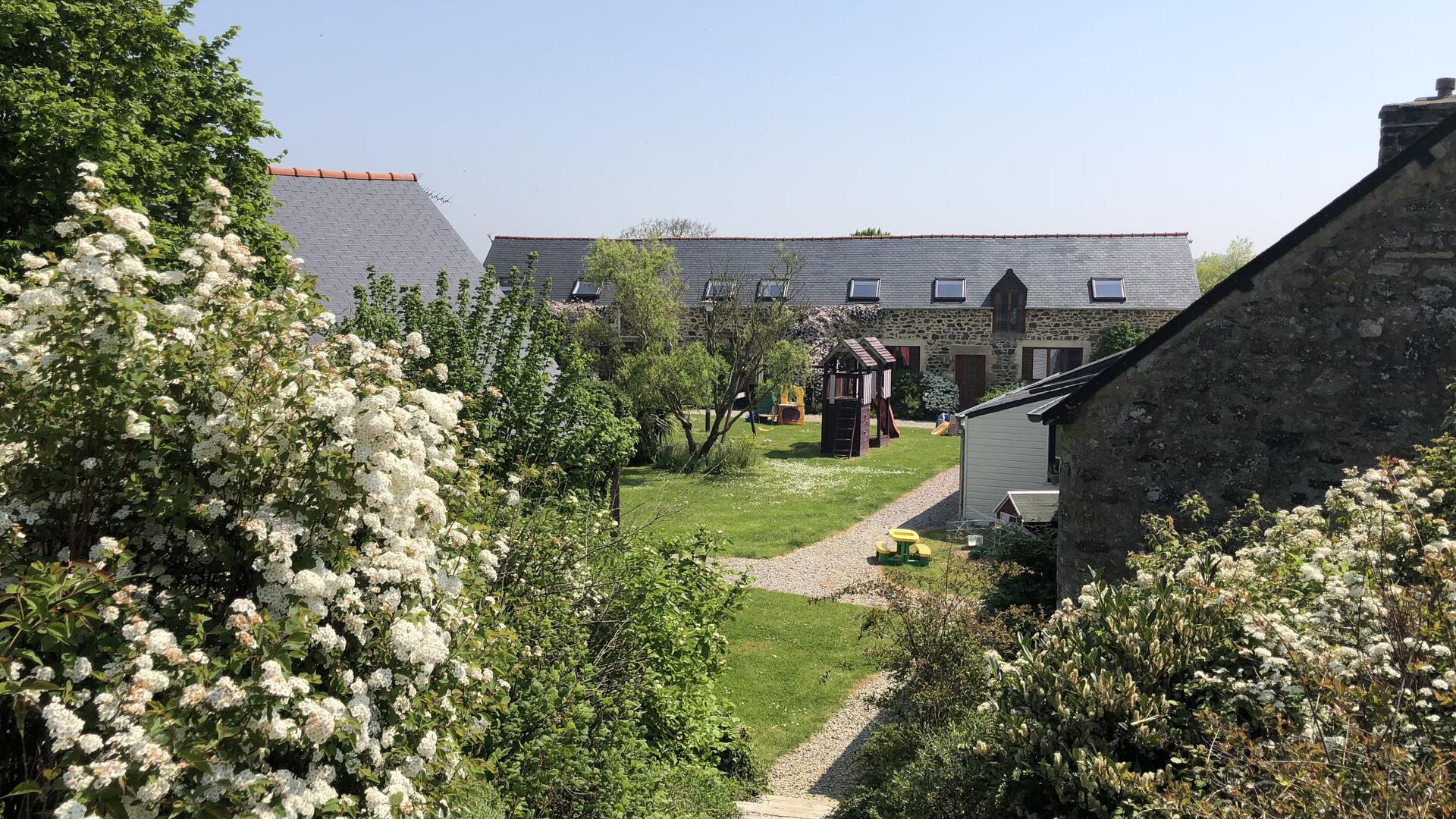 4 Bedroom Private cottage/shared facilities in Brittany, France
