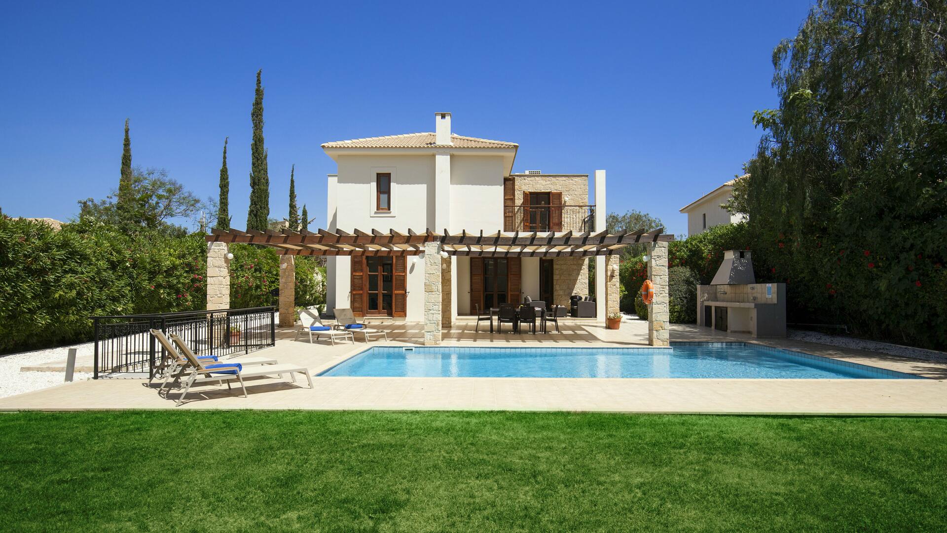 2 bedroom superior villa with private pool near Paphos