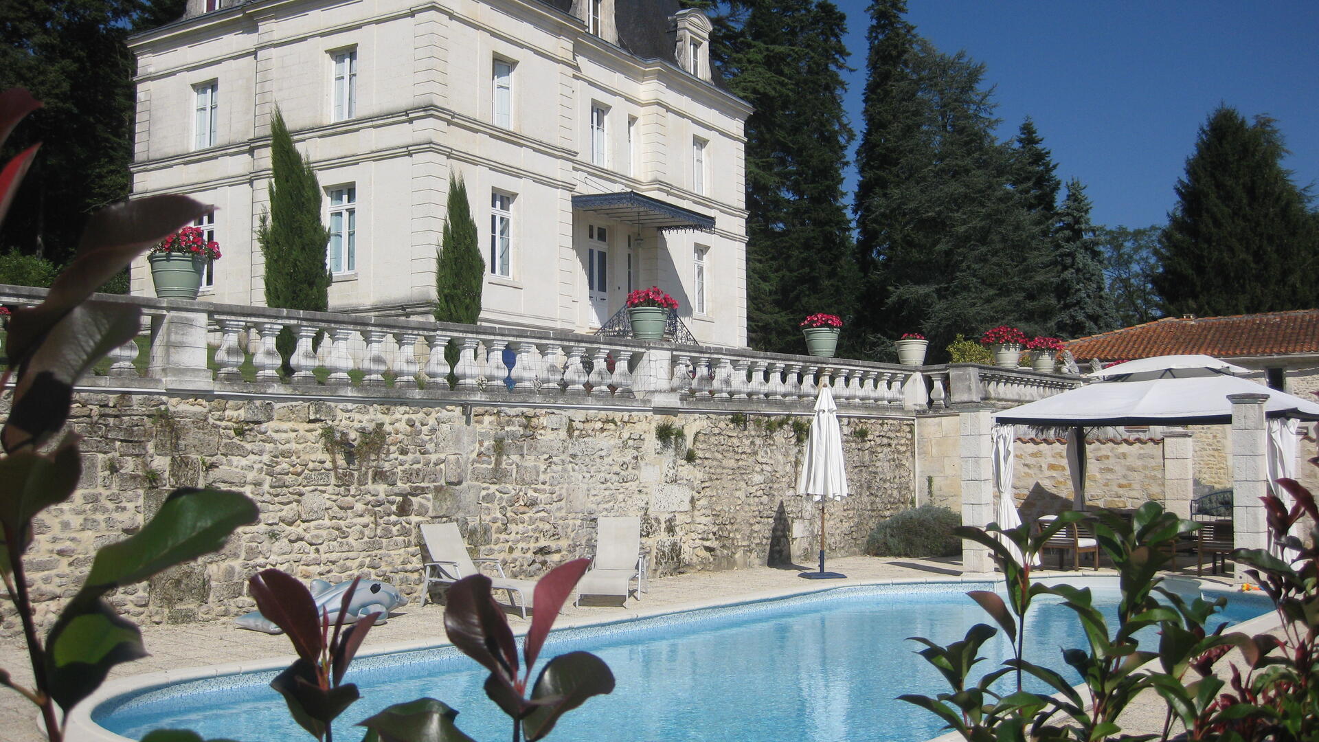 Family-friendly holiday chateau perfect for group holidays in France
