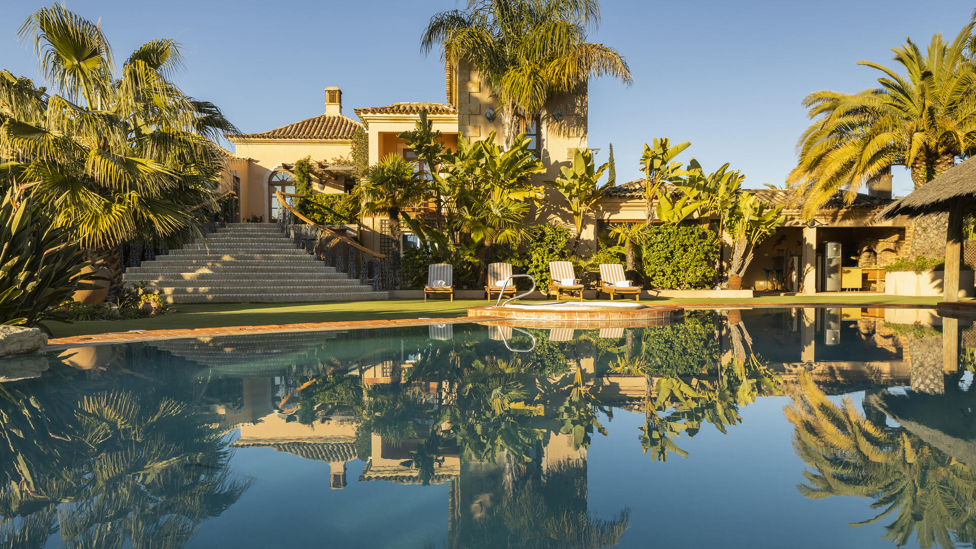 Luxury Algarve villa for group holidays 