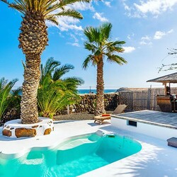 Eco Luxury Farmhouseâœ¨
 
#lanzaroteallyearrounddestination 
 
Next in our Lanzarote all year round destination series is this lovely farmhouse, which is part of Finca De Arrieta, an eco finca in Lanzarote. It is the only accommodation on the finca with a private swimming pool ðŸ¤©
 
3 bedrooms, can sleep up to 6 and has access to the on-site chill out areas, play areas and communal swimming pool.ðŸ«¶ðŸ½